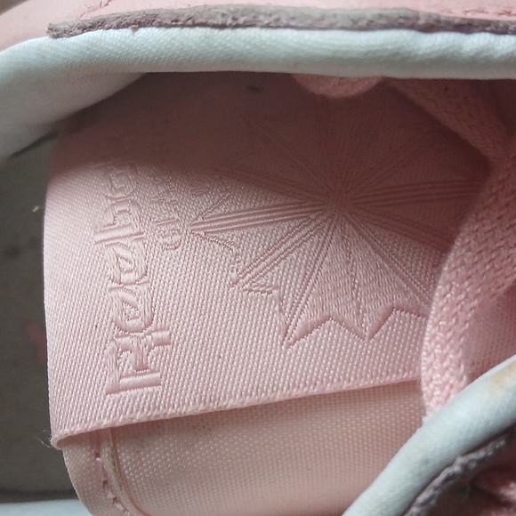 Reebok Classics - Picture 2 of 10